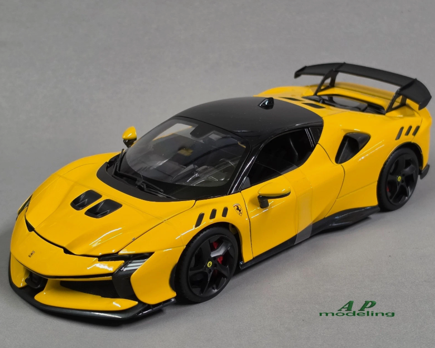 modellino auto 1/18 Ferrari sf90 xx stradale gialla modellini da collezione burago