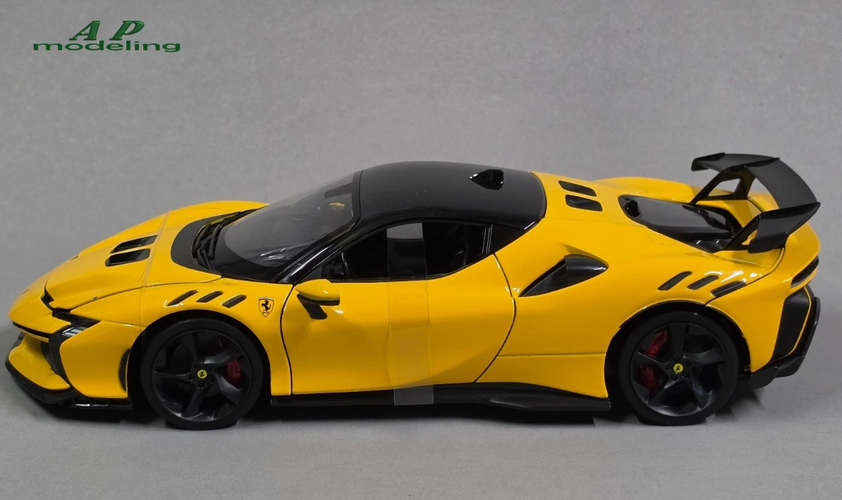 modellino auto 1/18 Ferrari sf90 xx stradale gialla modellini da collezione burago