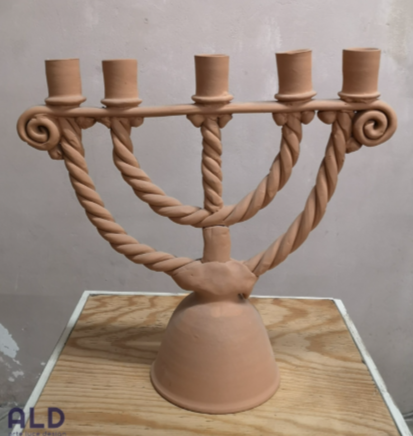 Candelabro in terracotta grezza rossa portacandele artigianale a 5 braccia