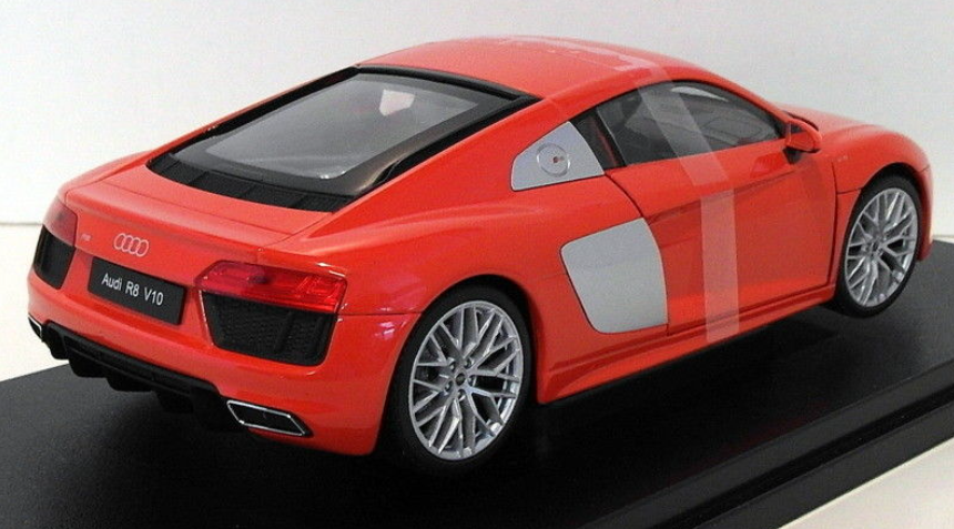 modellino auto scala 1/18 Audi R8 V10 rosso arancio modellini della welly