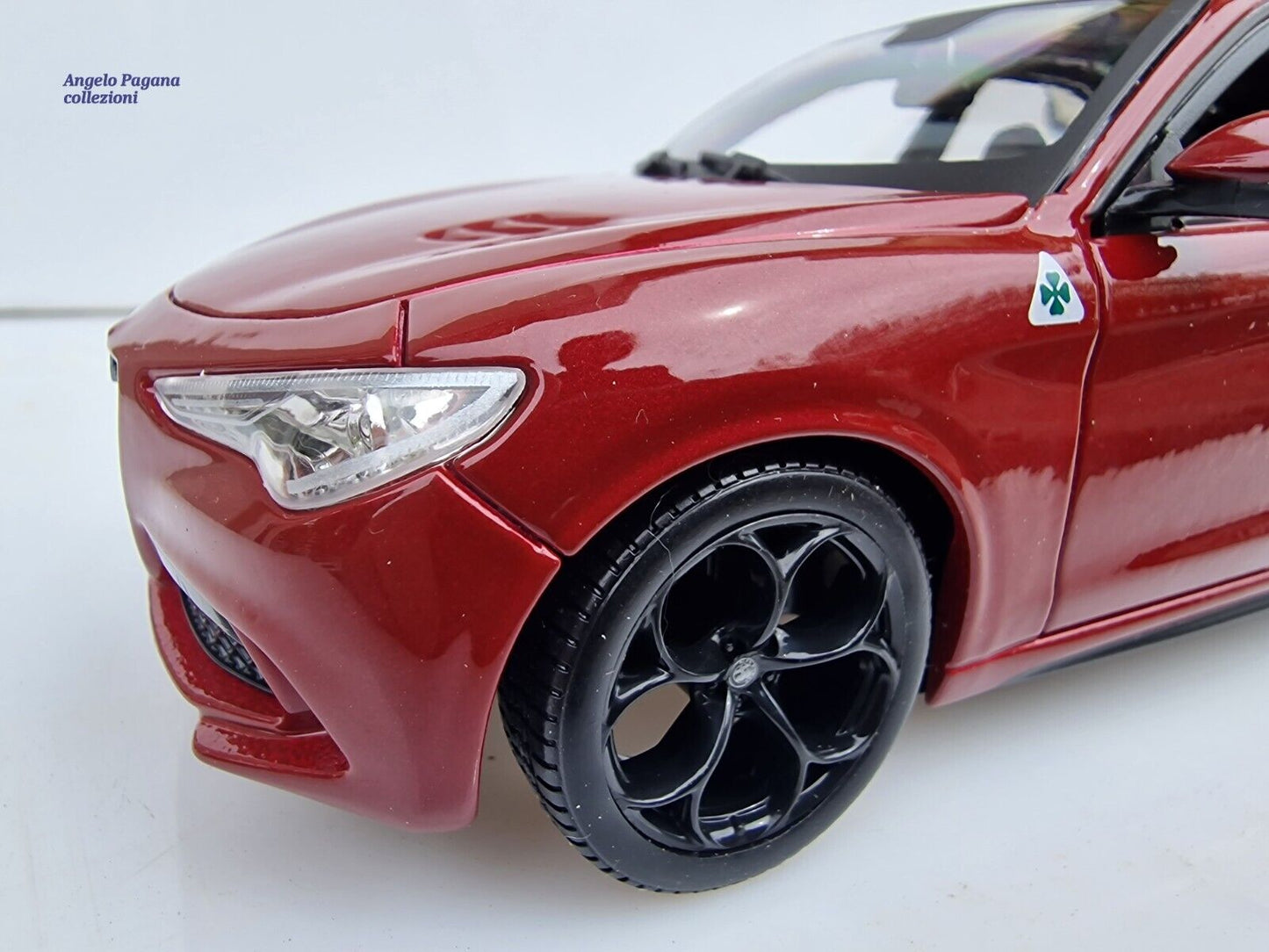 auto modellino 1:24 alfa romeo Stelvio quadrifoglio bburago modello statico 1/24