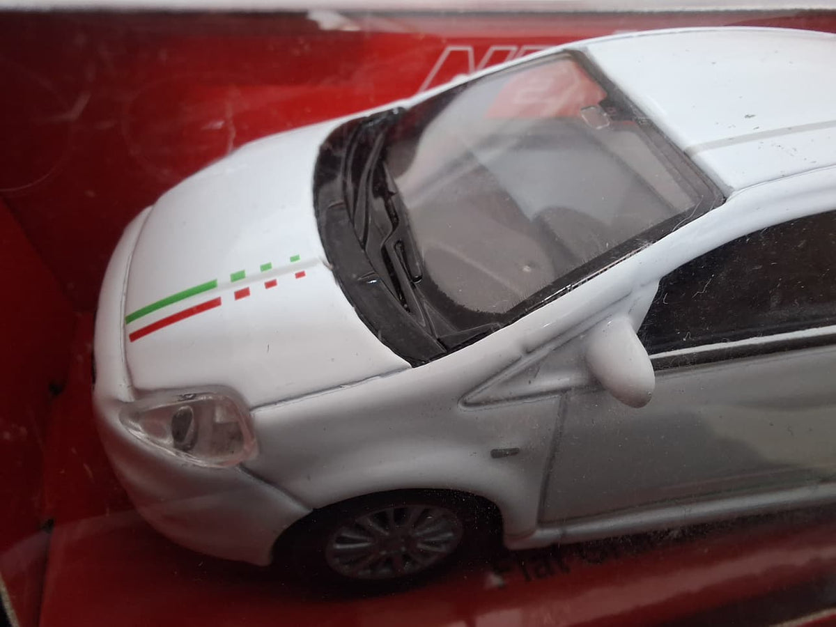 modellino auto scala 1/43 fiat grande punto bianca modellini  welly (Copia)