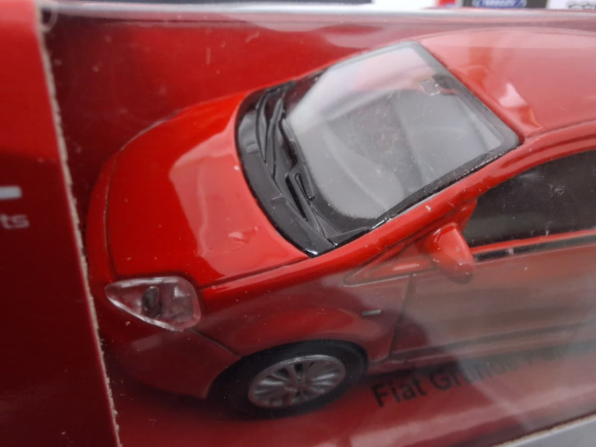modellino auto scala 1/43 fiat grande punto banda nera bianca modellini  welly