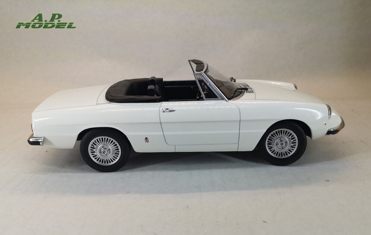 modellino auto 1:18 alfa romeo duetto 2000 spider del 1978 della norev die cast