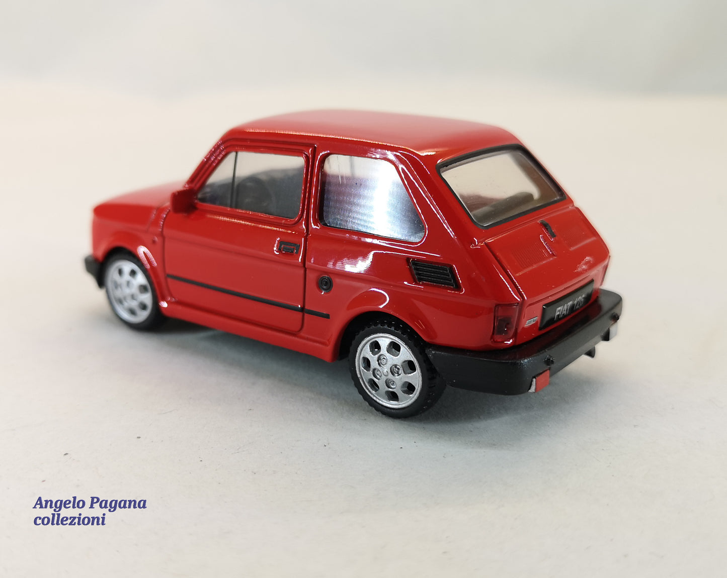 modellino auto scala 1:43 fiat 126 della welly nex modellini da collezione rossa