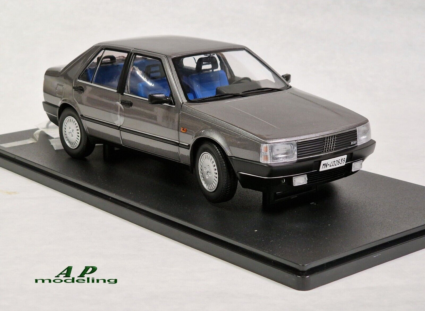 modellino auto 1/18 fiat croma 2.4 TD del 1985 modellini da collezione die cast