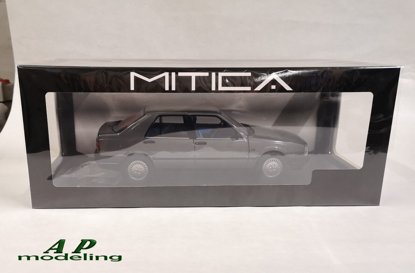 modellino auto 1/18 fiat croma 2.4 TD del 1985 modellini da collezione die cast