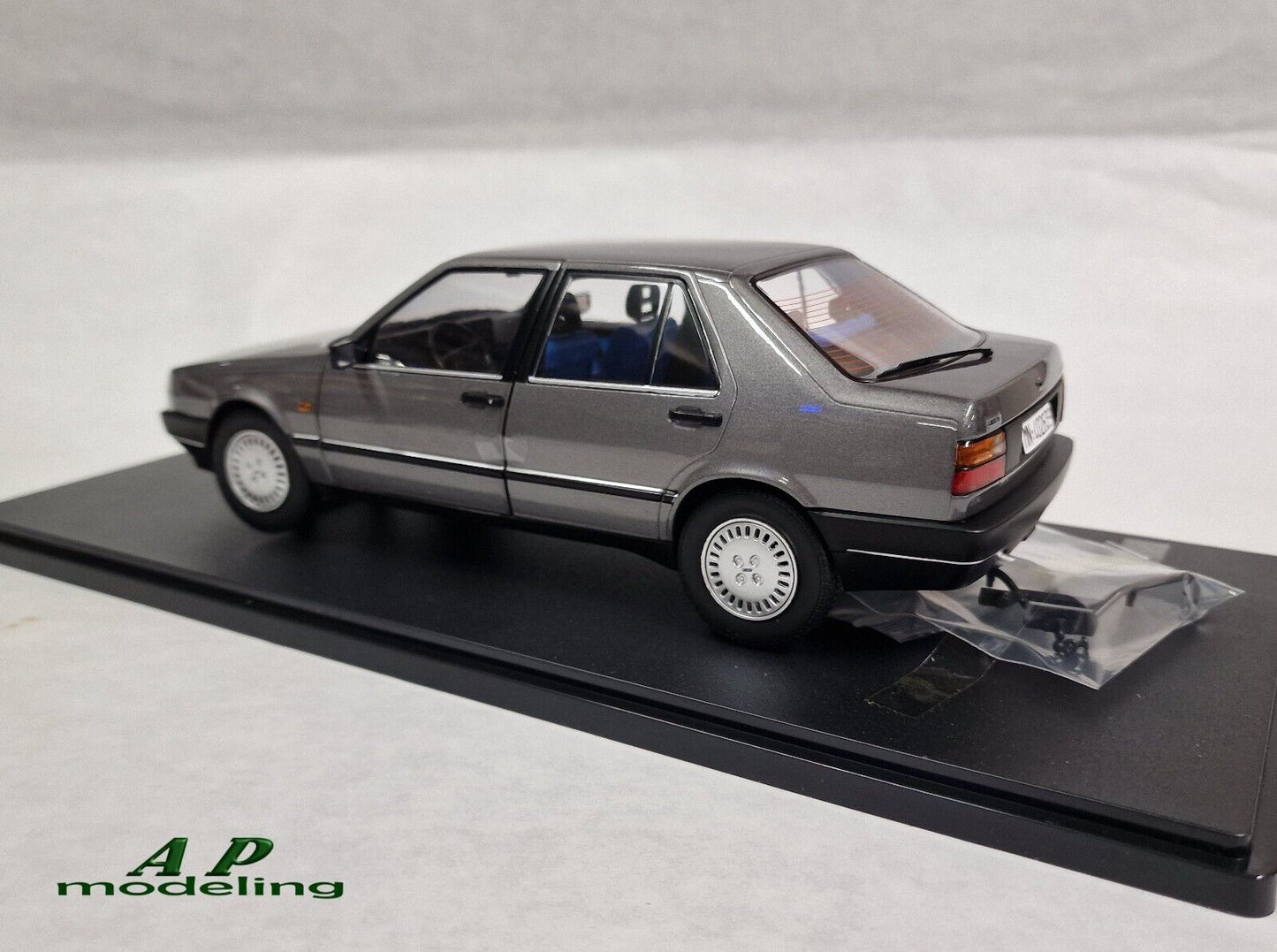 modellino auto 1/18 fiat croma 2.4 TD del 1985 modellini da collezione die cast