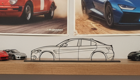 Alfa romeo Giulia silhouette laser in ferro sagoma modellino auto larghezza 29cm