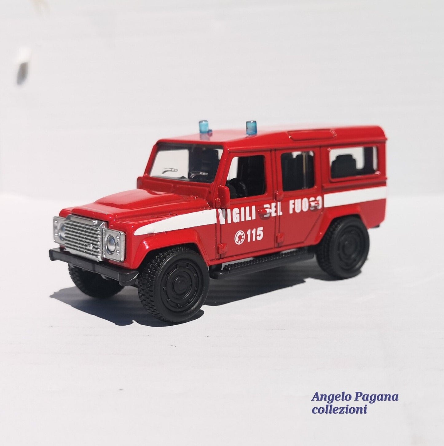 modellino auto scala 1:43 land rover defender fuori strada dei vigili del fuoco