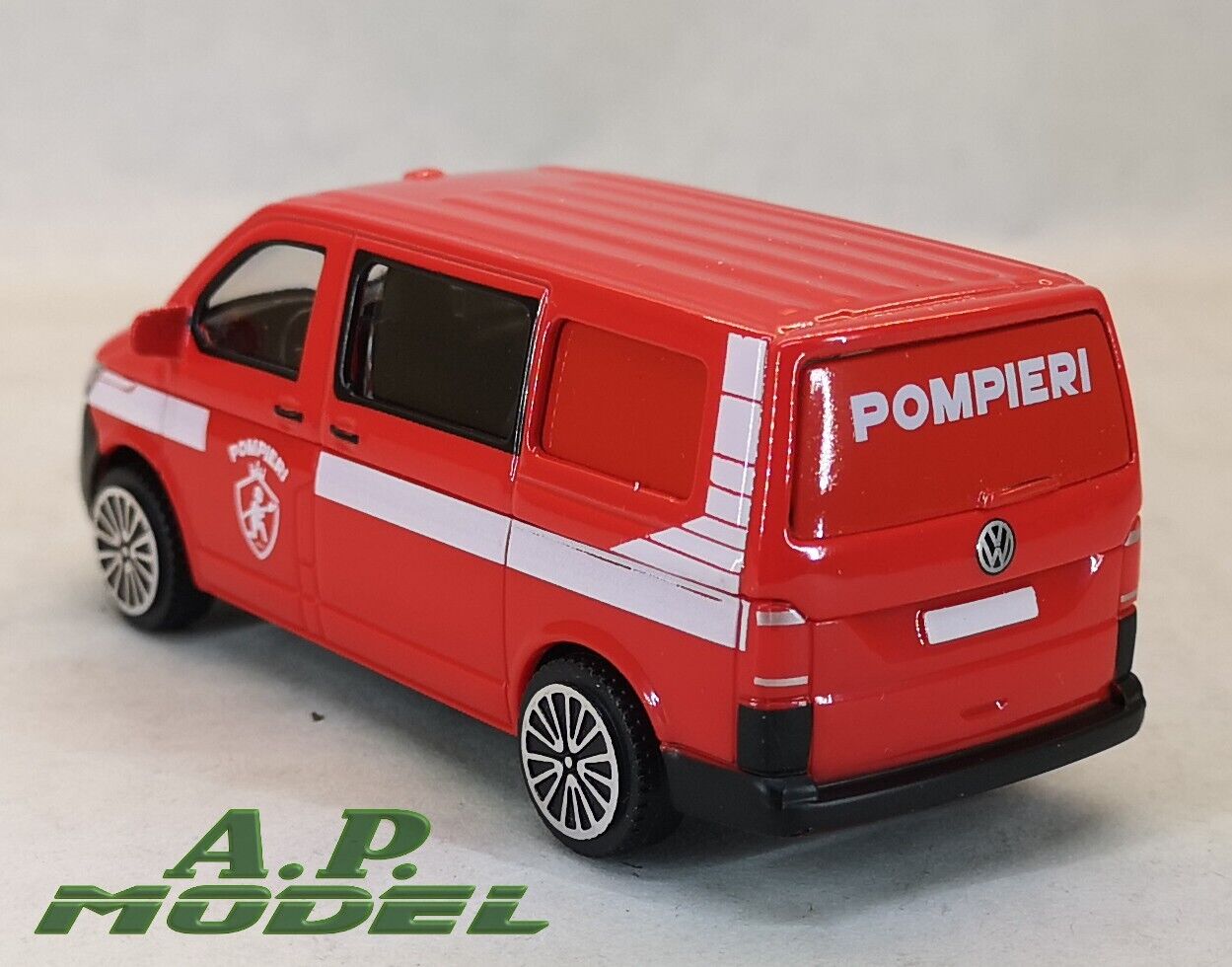 modellino furgone 1/43 Volkswagen vw t6 .1 transporter dei pompieri del 2020