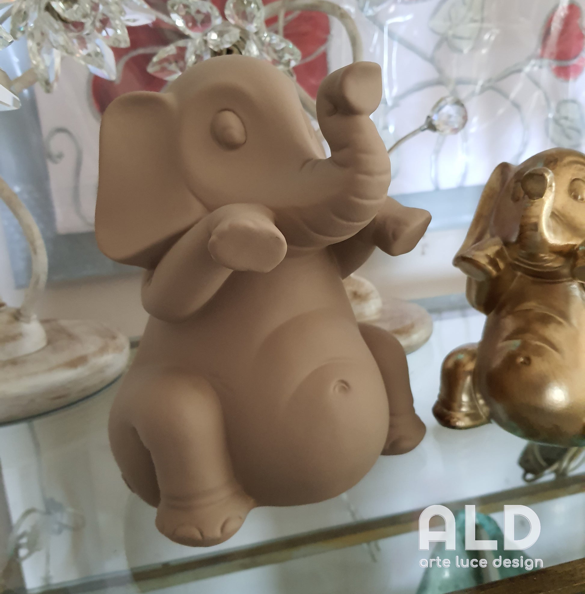 Soprammobile in terracotta statuina elefante artigianale animali d' ar –  arte e luce designers