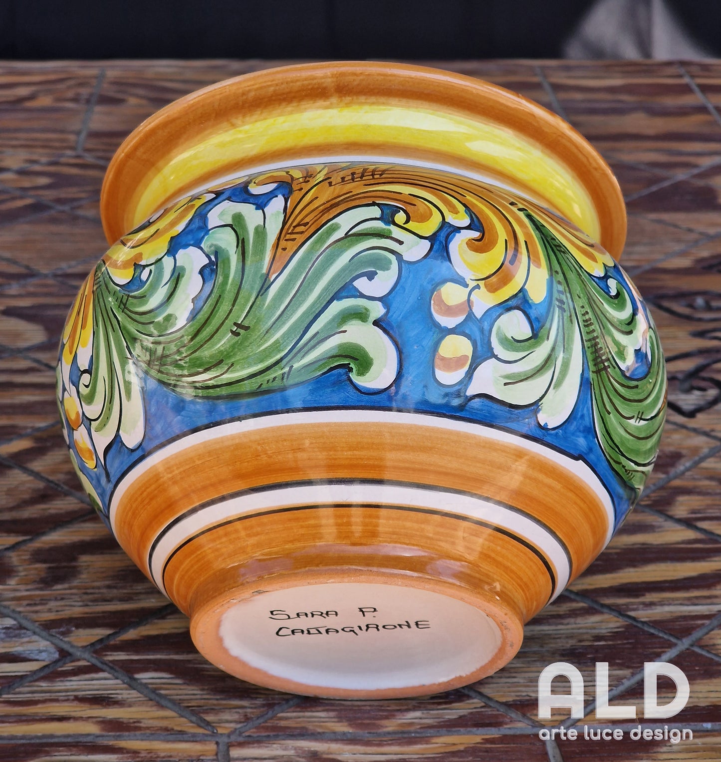 Vaso cachepot in ceramica di Caltagirone caspò fiori artigianale dipinto a mano