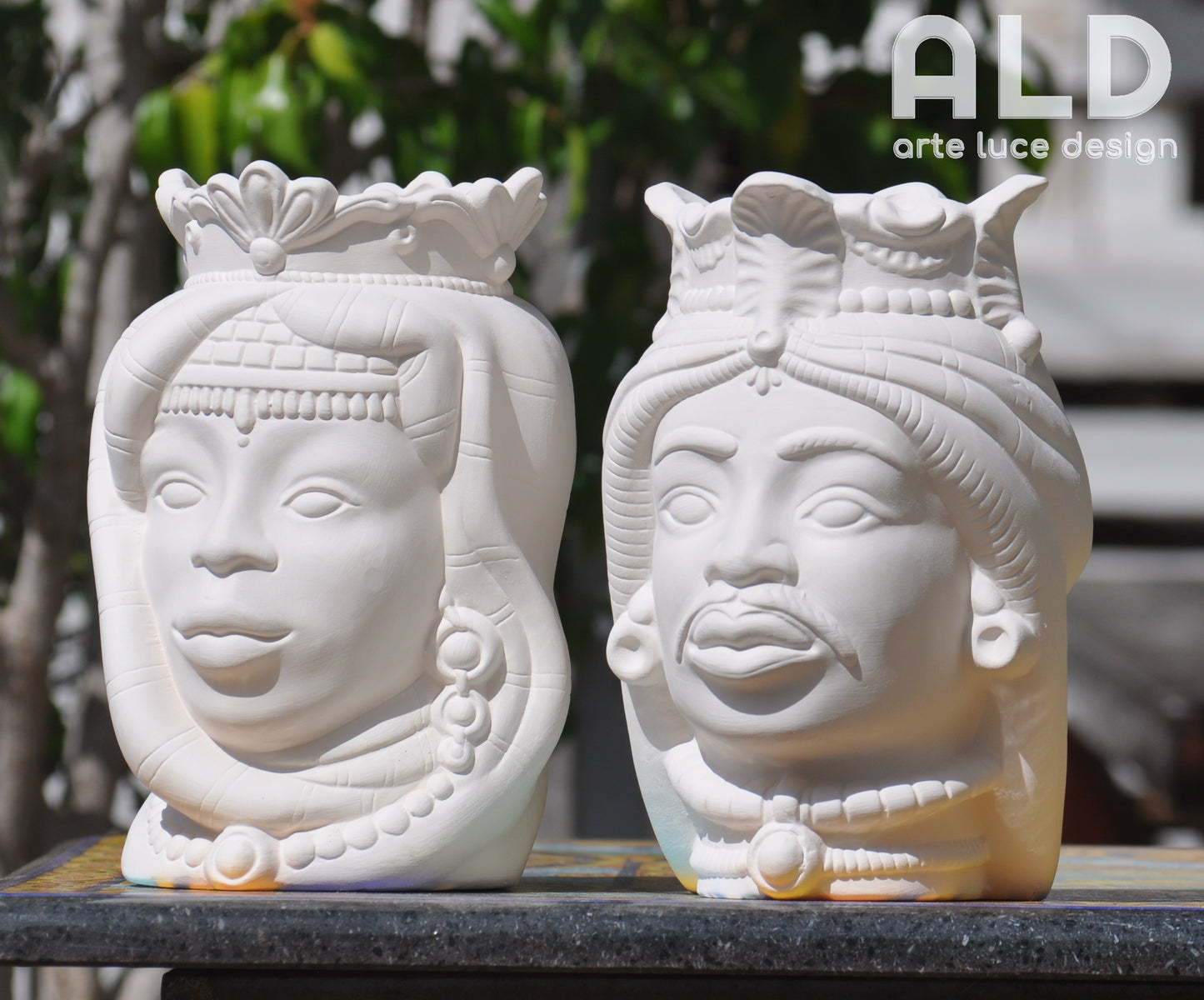 Teste di moro in terracotta bianca grezza coppia vasi soprammobili art –  arte e luce designers