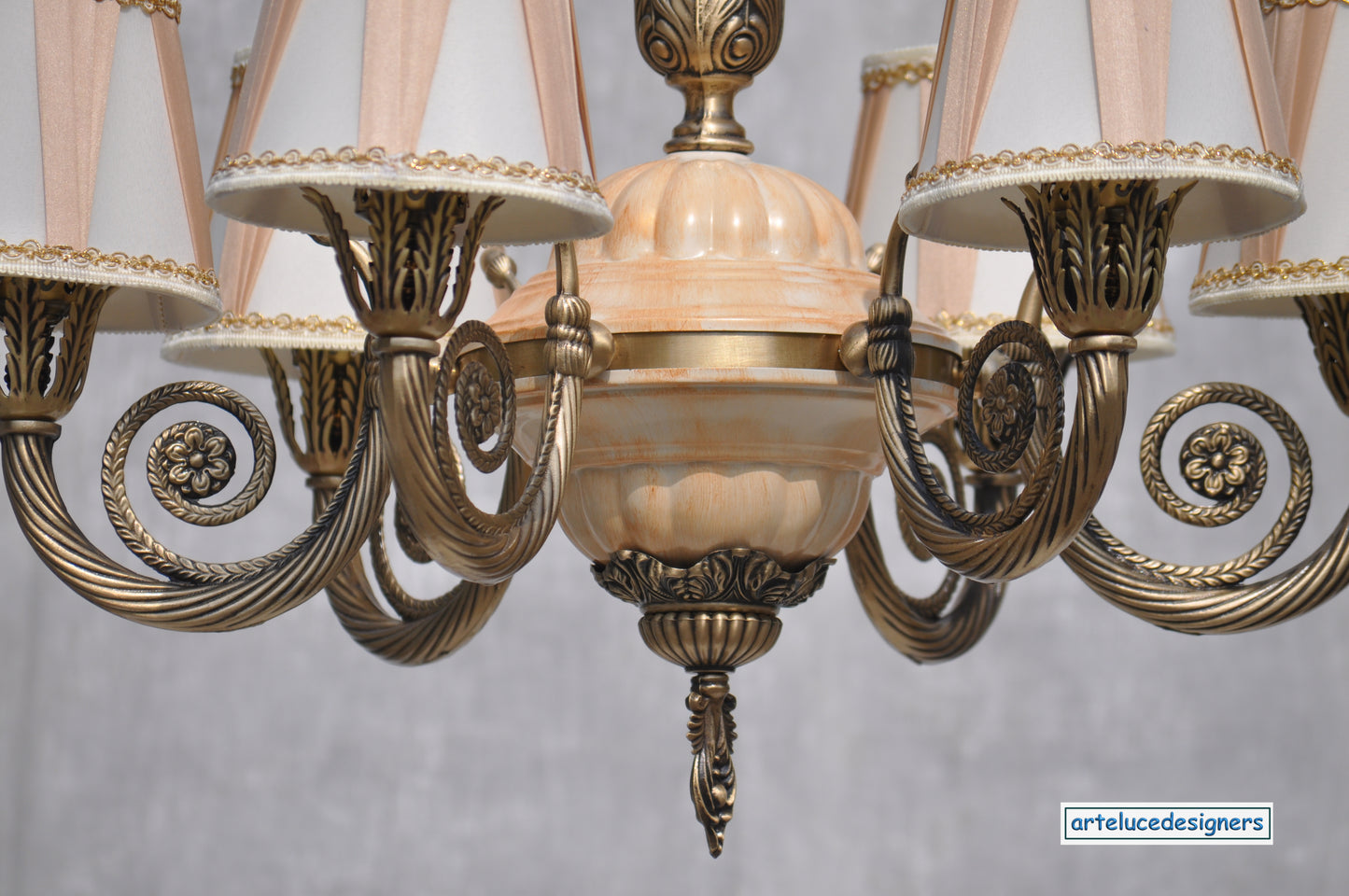 lampadario in fusione di ottone brunito 6 luci stile classico