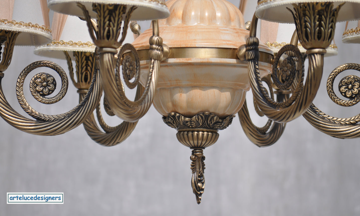 lampadario in fusione di ottone brunito 6 luci stile classico
