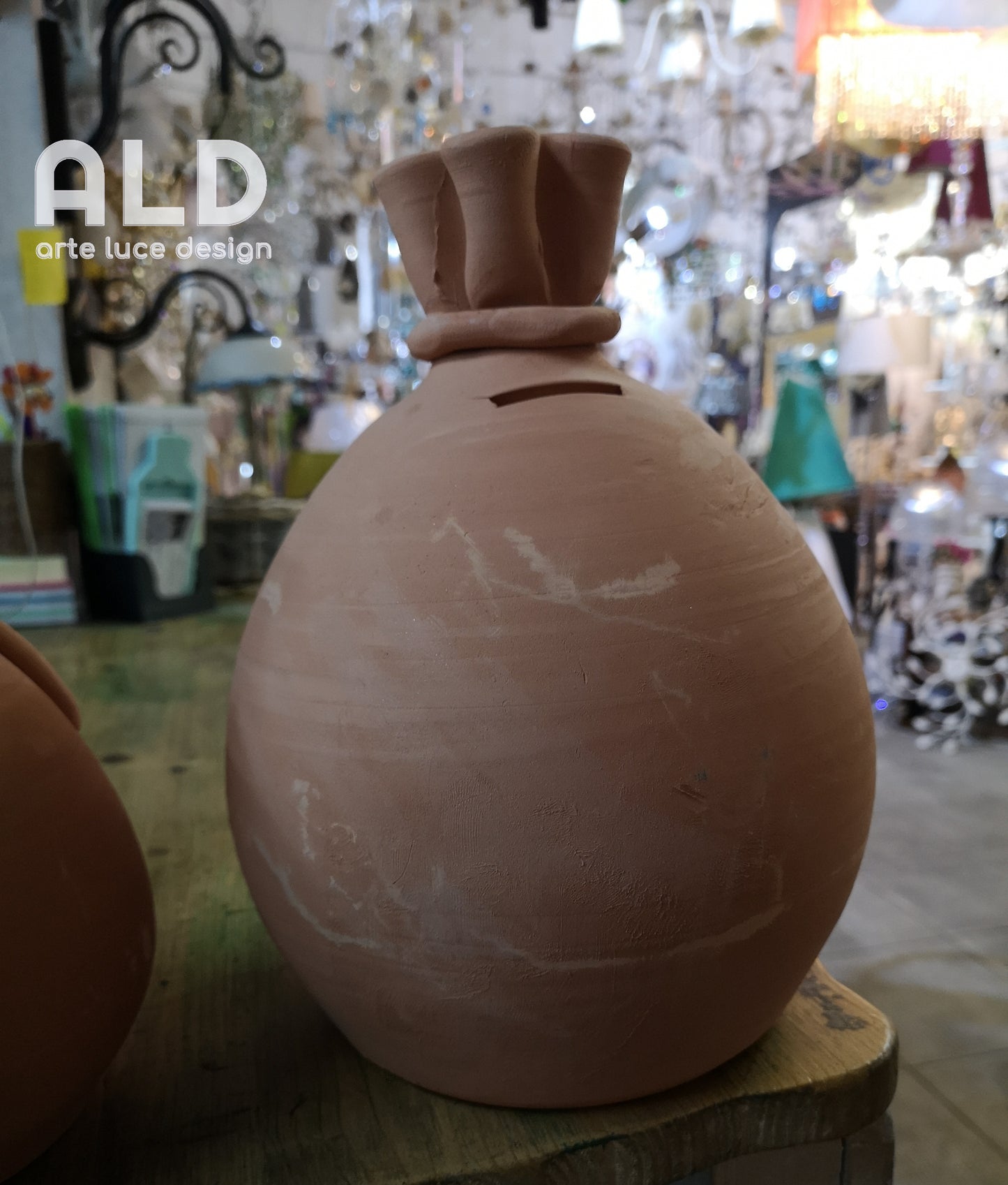 Salvadanaio in terracotta portamonete artigianale fatto a mano altezza 26cm