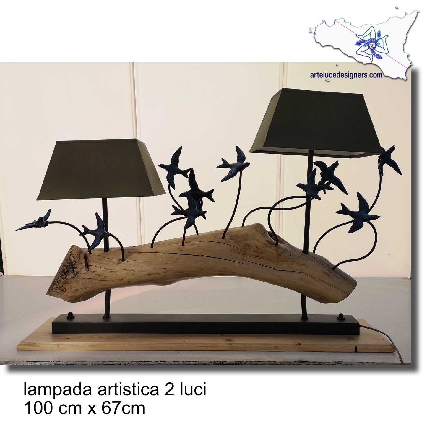 lampada da tavolo legno metallo fatta a mano